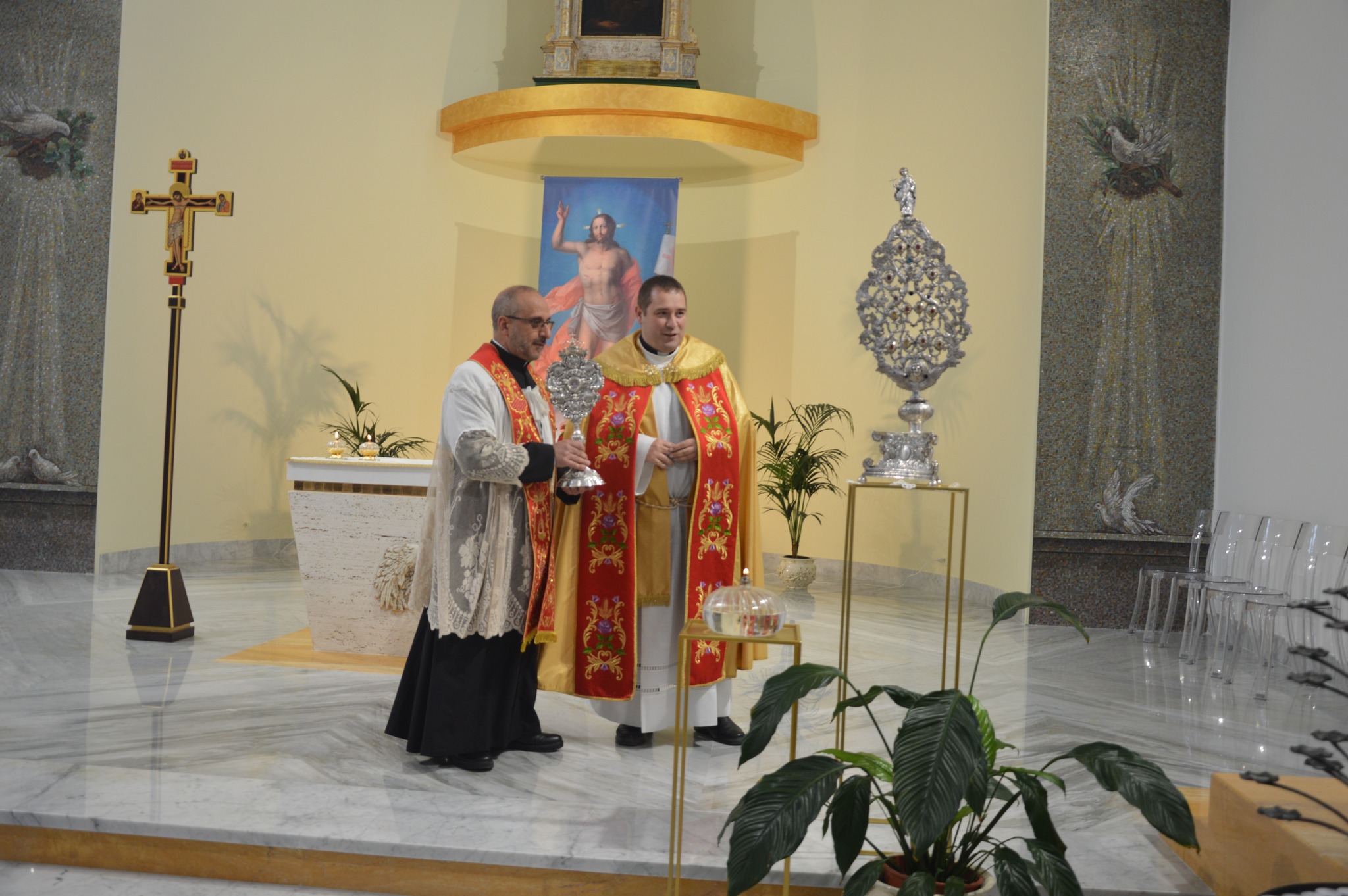 AIDONE-2 CALTAGIRONE, 27 aprile 2024 -  venerdì 26 aprile, il Santuario Mariano Diocesano "Maria SS del Ponte" ha avuto l'onore di accogliere le venerate reliquie di San Filippo di Aidone.