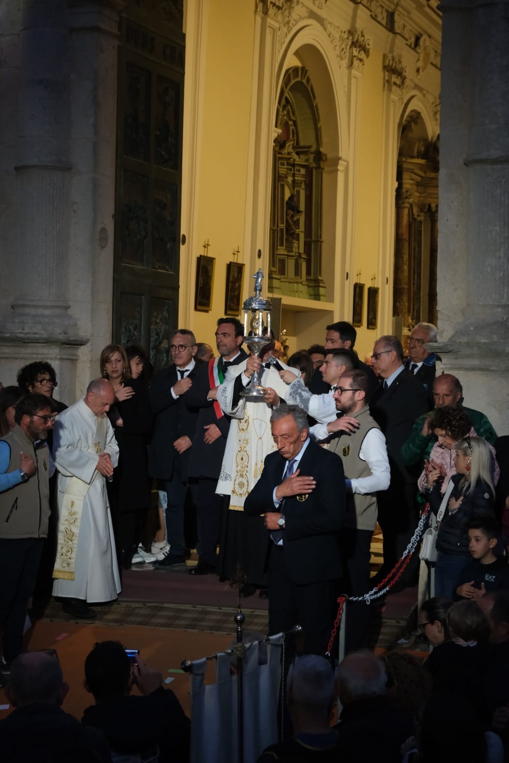 S-F.-DI-PAOLA-5 “La Toccante Processione Storica di San Francesco di Paola: Fede e Tradizione a Caltagirone”